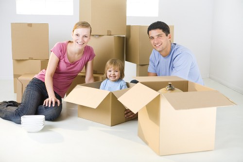 Tips for efficiently loading a moving truck from Barnes Storage